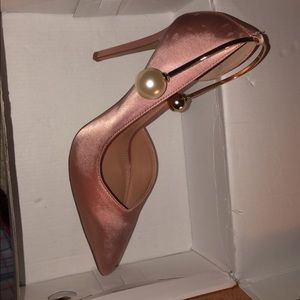 Lemon Drop High heels purchased from FashionNova